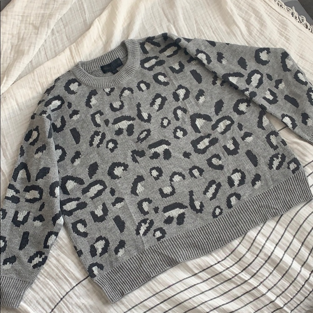 BNWT Kendall and Kylie Snow Leopard Knit Sweater